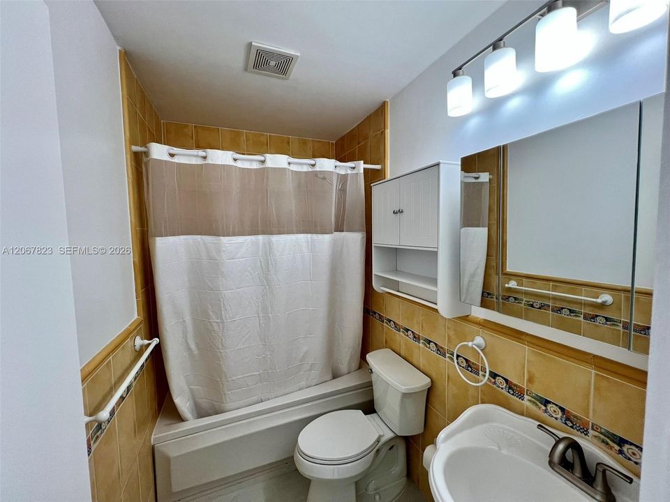 For Sale: $330,000 (3 beds, 2 baths, 1180 Square Feet)