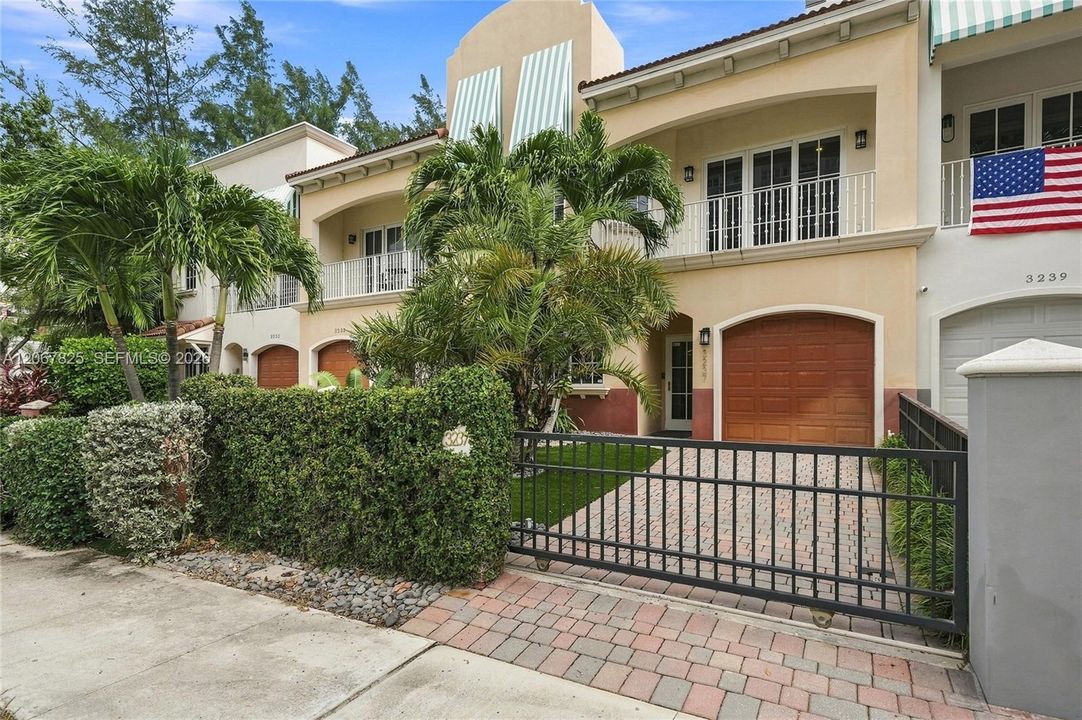 For Rent: $7,000 (3 beds, 2 baths, 2216 Square Feet)