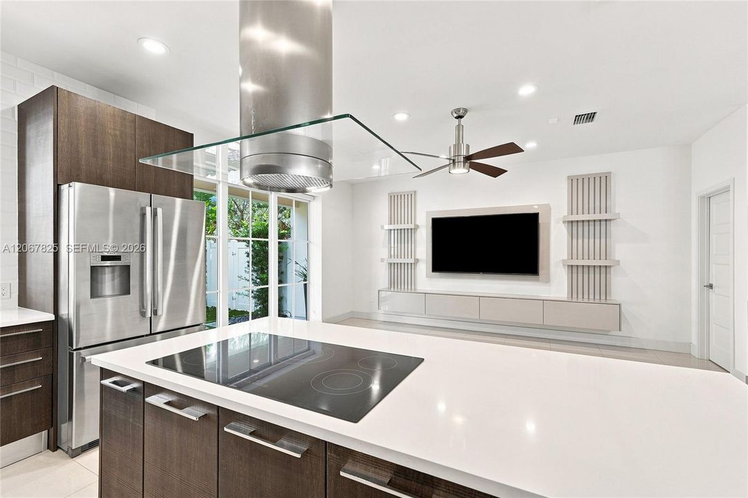For Rent: $7,000 (3 beds, 2 baths, 2216 Square Feet)