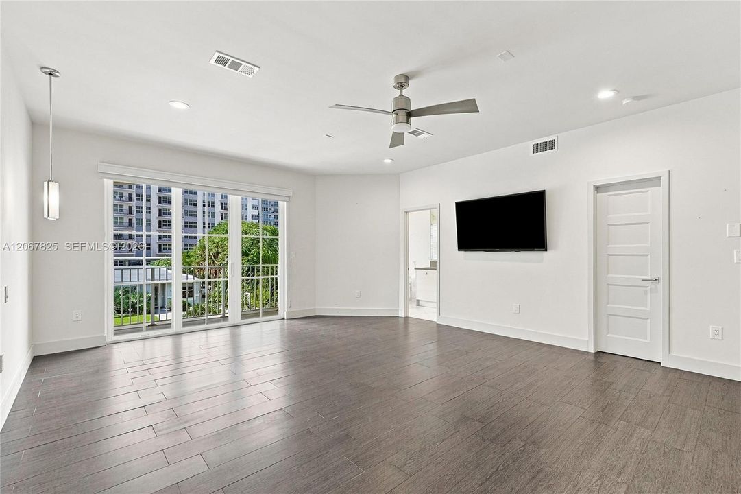 For Rent: $7,000 (3 beds, 2 baths, 2216 Square Feet)