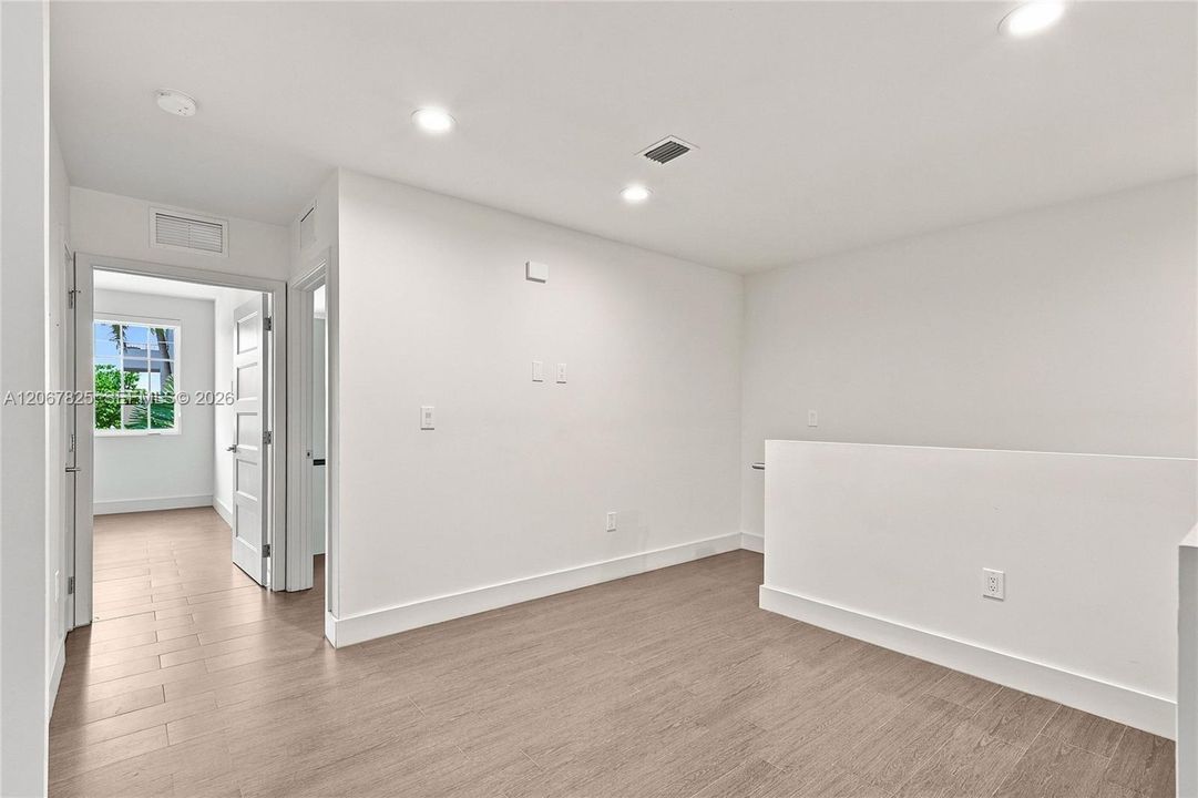 For Rent: $7,000 (3 beds, 2 baths, 2216 Square Feet)
