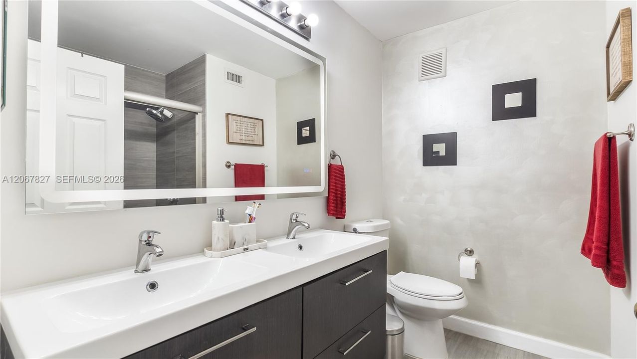 For Rent: $3,700 (3 beds, 2 baths, 1605 Square Feet)