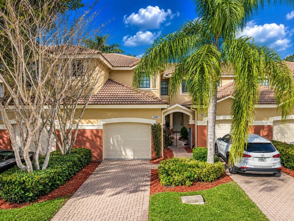 For Rent: $3,700 (3 beds, 2 baths, 1605 Square Feet)