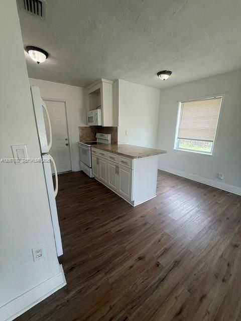 For Rent: $2,400 (2 beds, 1 baths, 0 Square Feet)