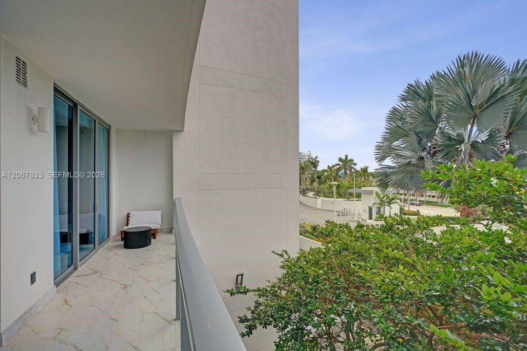 For Sale: $2,600,000 (4 beds, 5 baths, 2624 Square Feet)