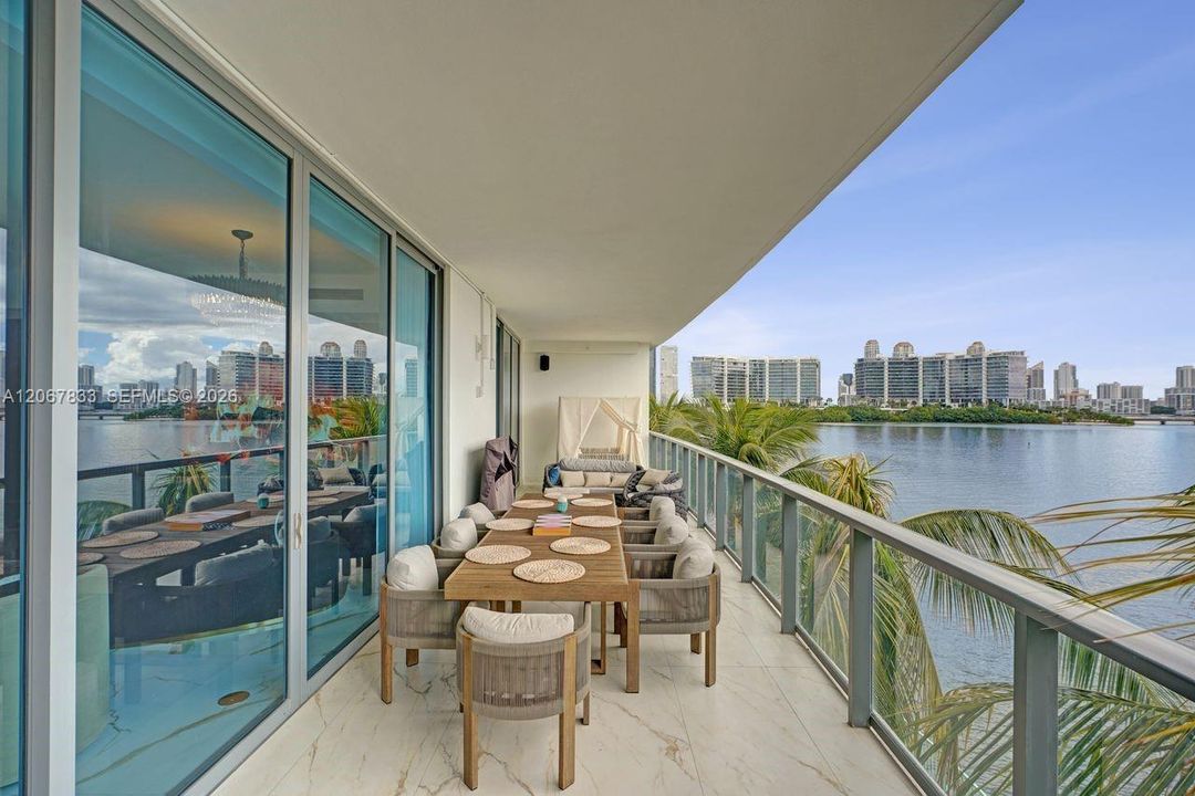For Sale: $2,600,000 (4 beds, 5 baths, 2624 Square Feet)