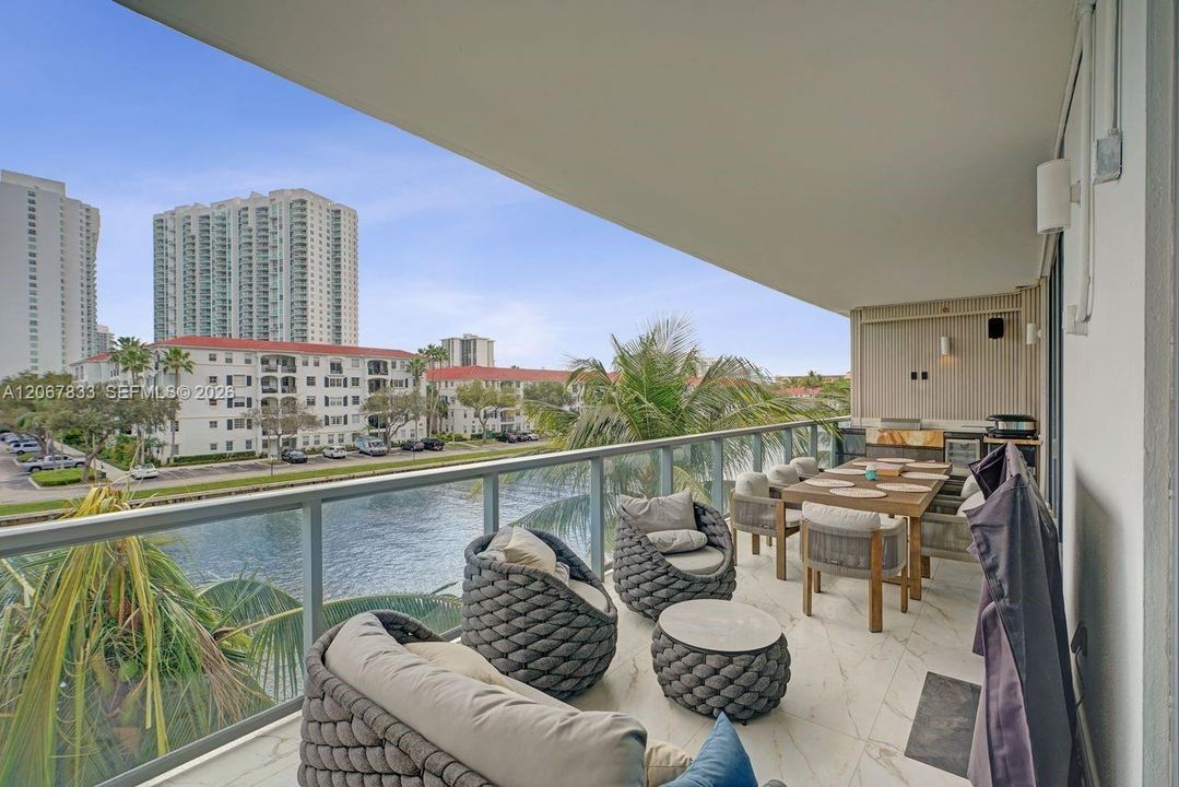 For Sale: $2,600,000 (4 beds, 5 baths, 2624 Square Feet)