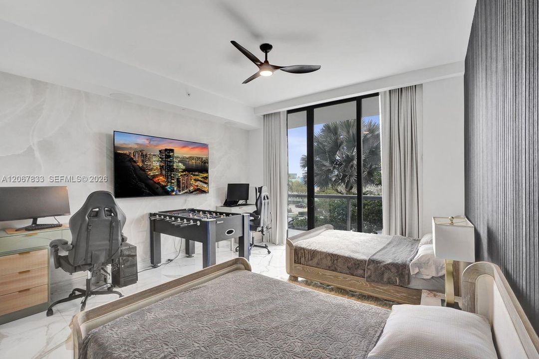 For Sale: $2,600,000 (4 beds, 5 baths, 2624 Square Feet)
