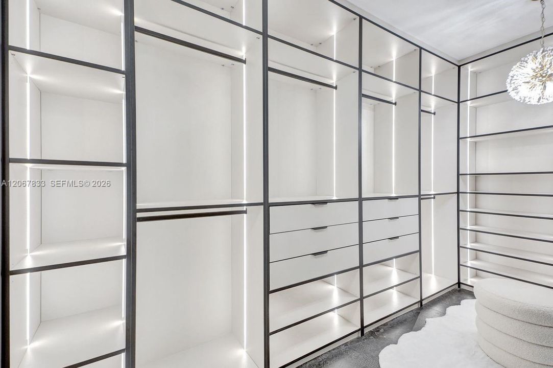 For Sale: $2,600,000 (4 beds, 5 baths, 2624 Square Feet)