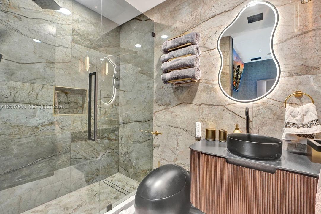 For Sale: $2,600,000 (4 beds, 5 baths, 2624 Square Feet)