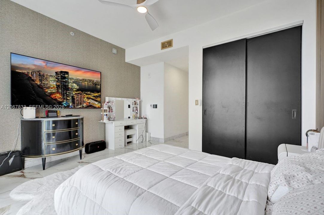 For Sale: $2,600,000 (4 beds, 5 baths, 2624 Square Feet)