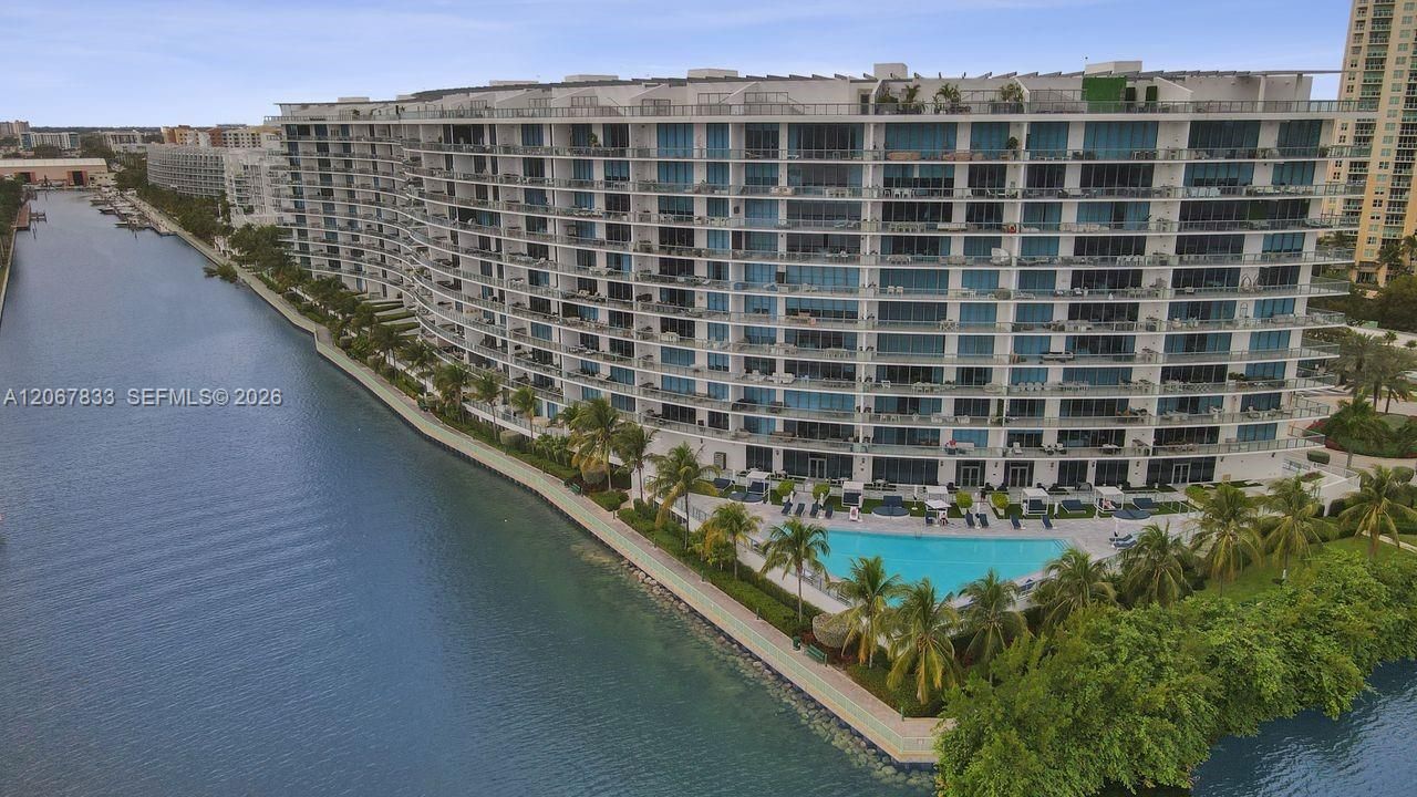For Sale: $2,600,000 (4 beds, 5 baths, 2624 Square Feet)