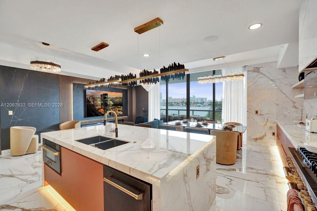 For Sale: $2,600,000 (4 beds, 5 baths, 2624 Square Feet)