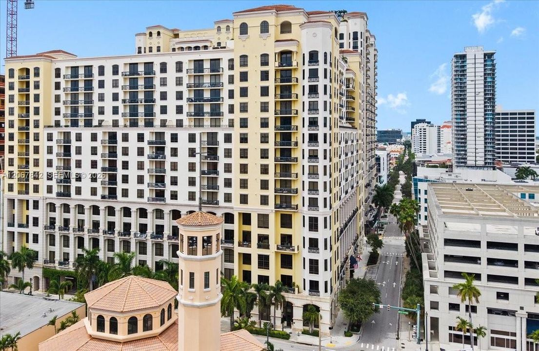 For Sale: $478,000 (1 beds, 1 baths, 834 Square Feet)