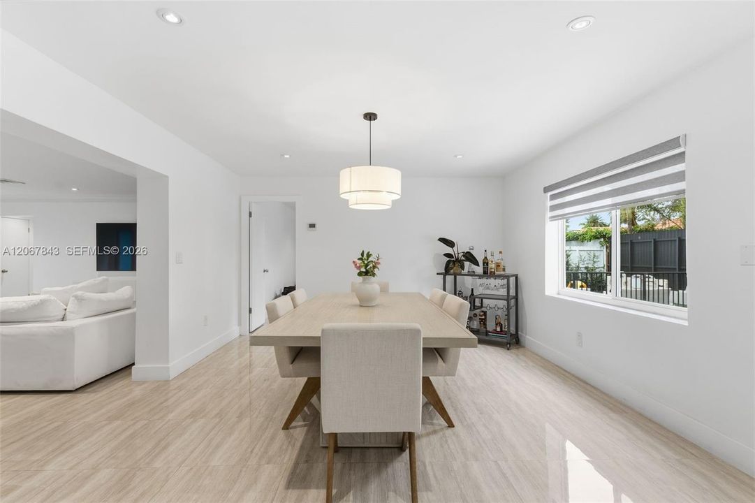 For Rent: $4,800 (3 beds, 3 baths, 2394 Square Feet)