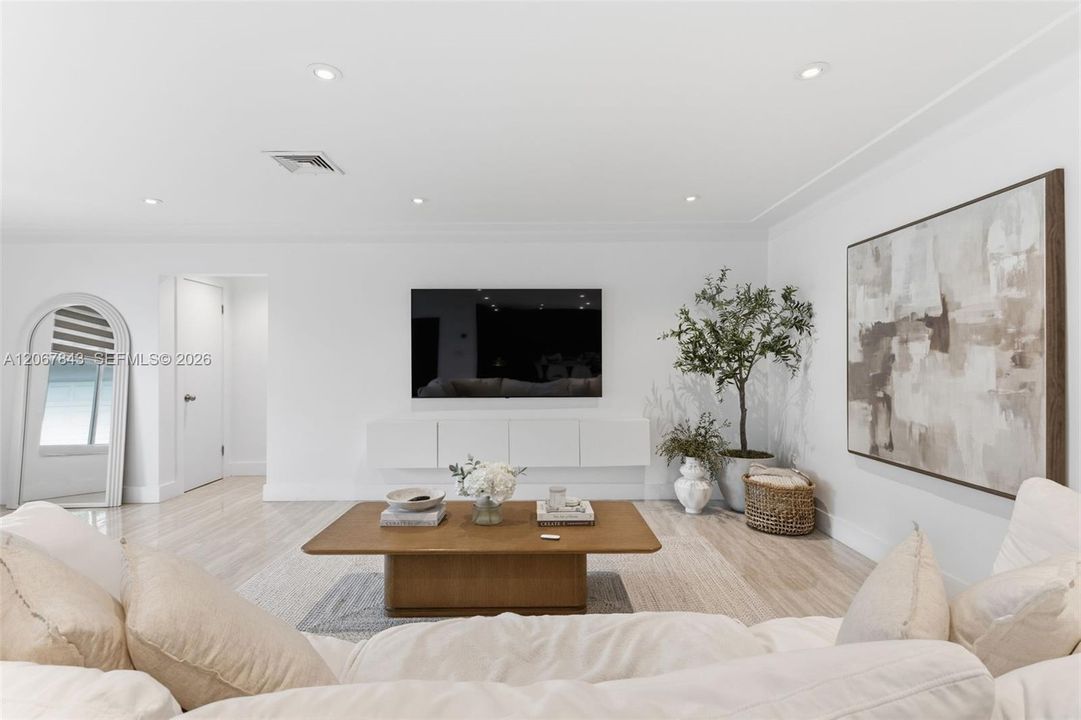 For Rent: $4,800 (3 beds, 3 baths, 2394 Square Feet)