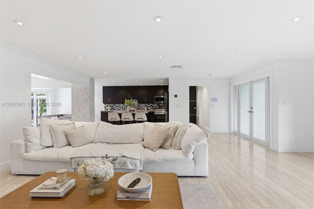 For Rent: $4,800 (3 beds, 3 baths, 2394 Square Feet)