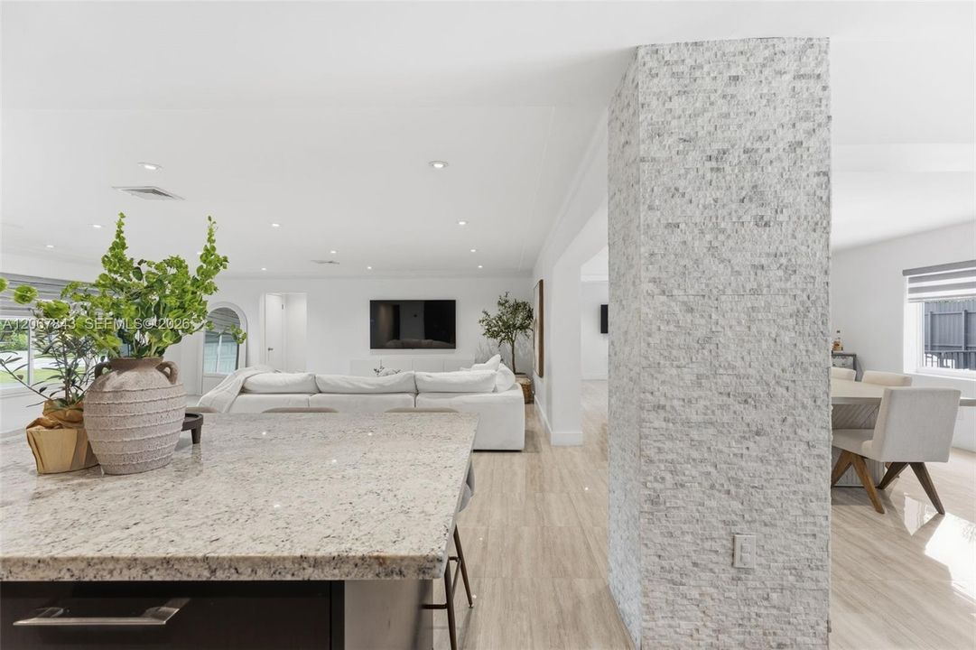 For Rent: $4,800 (3 beds, 3 baths, 2394 Square Feet)