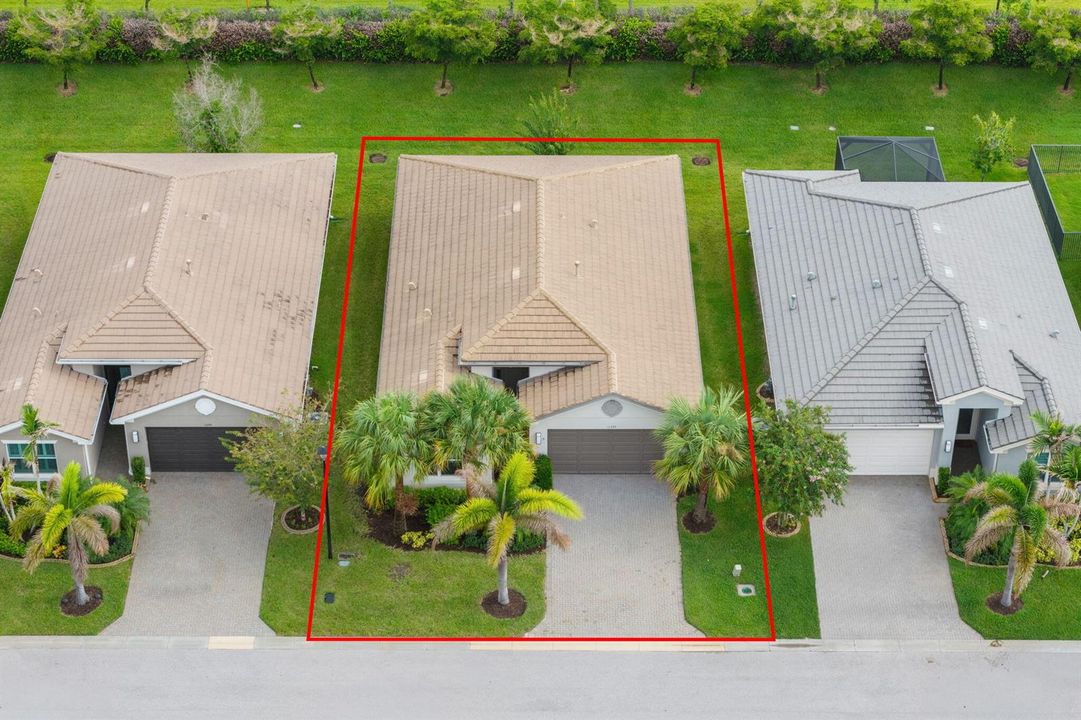 PRIVATE EXTERIOR BACK