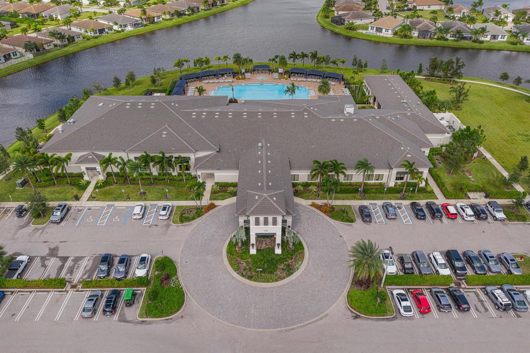 CLUBHOUSE