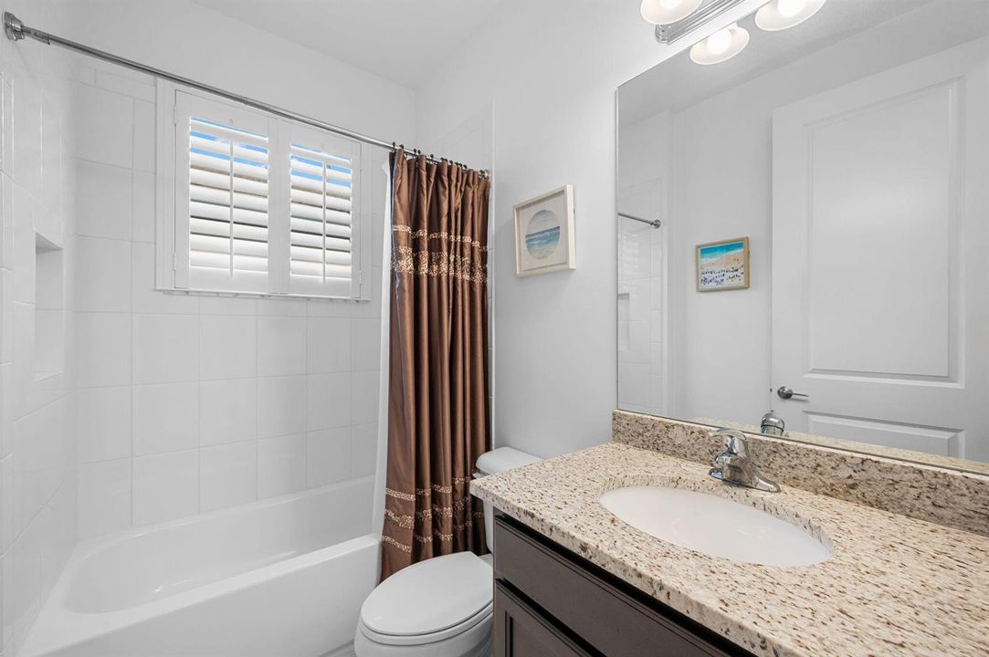 BATHROOM 2