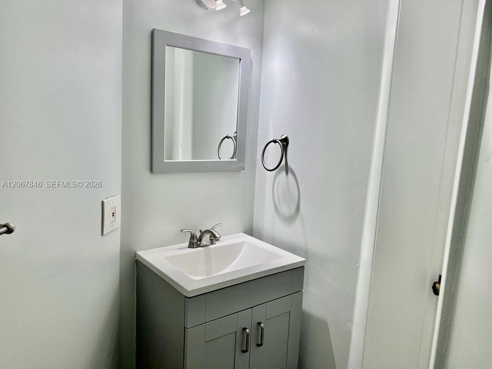 For Rent: $4,300 (4 beds, 2 baths, 1698 Square Feet)