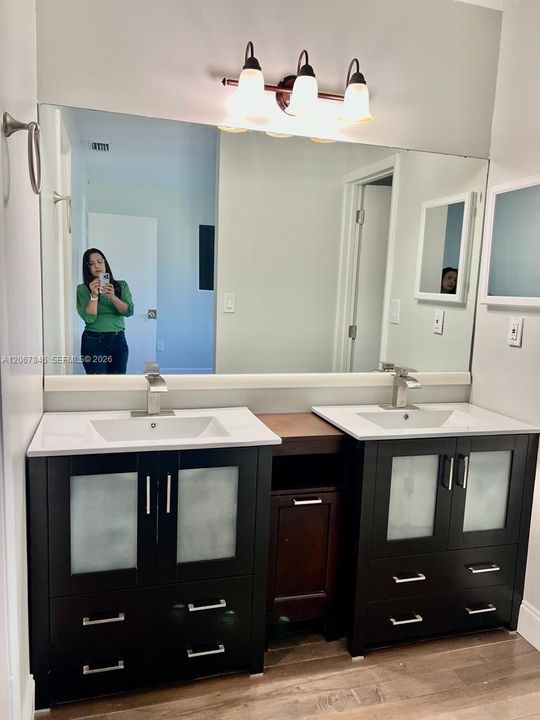 For Rent: $4,300 (4 beds, 2 baths, 1698 Square Feet)