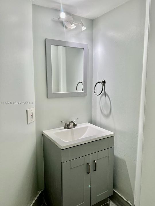 For Rent: $4,300 (4 beds, 2 baths, 1698 Square Feet)