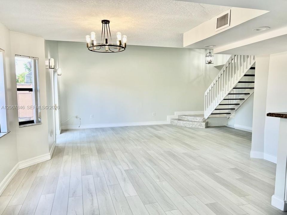 For Rent: $4,300 (4 beds, 2 baths, 1698 Square Feet)
