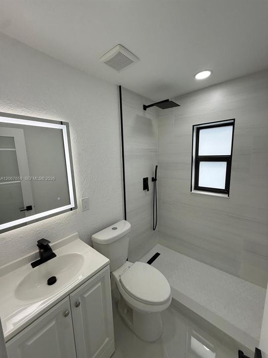 Activo con contrato: $589,000 (4 camas, 3 baños, 1769 Pies cuadrados)