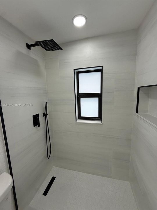 Activo con contrato: $589,000 (4 camas, 3 baños, 1769 Pies cuadrados)