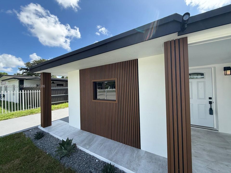 Activo con contrato: $589,000 (4 camas, 3 baños, 1769 Pies cuadrados)
