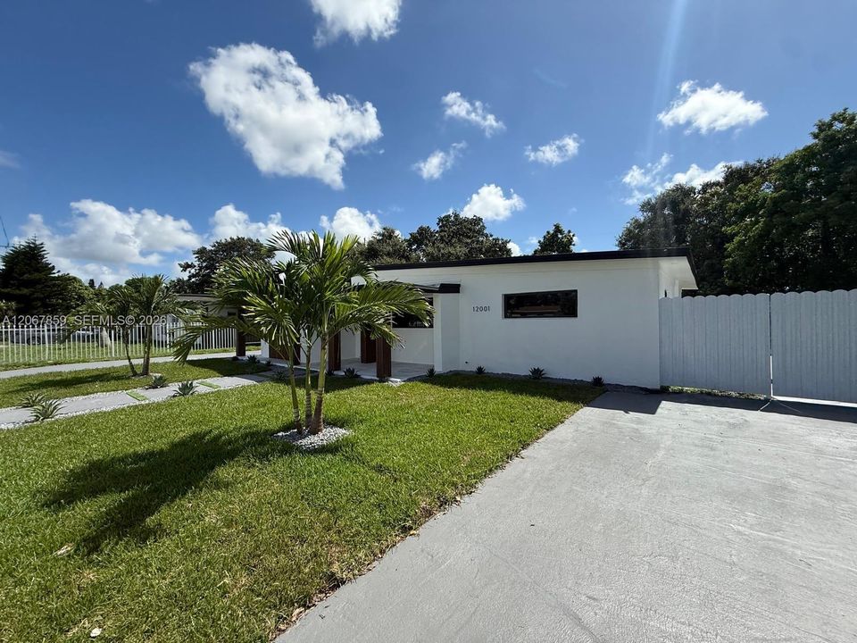 Activo con contrato: $589,000 (4 camas, 3 baños, 1769 Pies cuadrados)