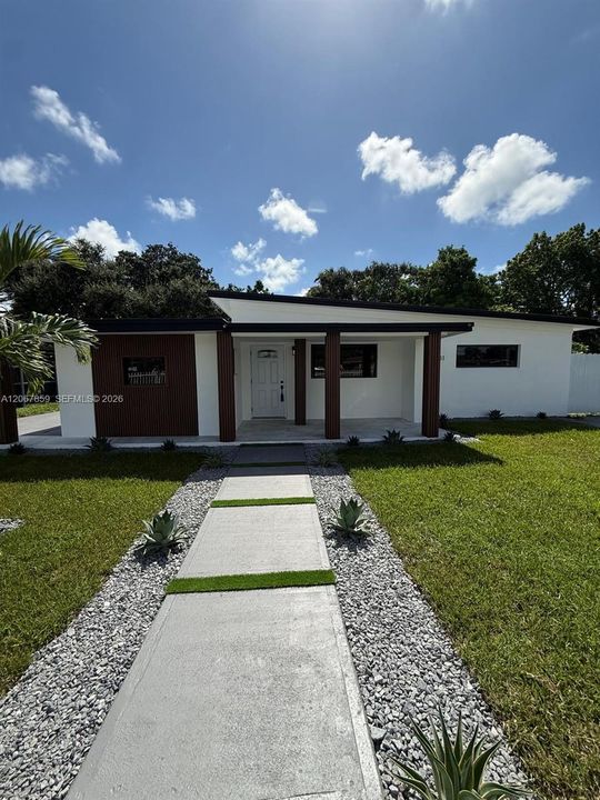Activo con contrato: $589,000 (4 camas, 3 baños, 1769 Pies cuadrados)