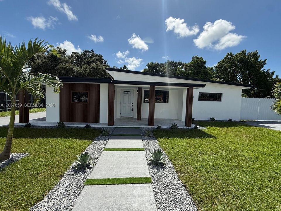 Activo con contrato: $589,000 (4 camas, 3 baños, 1769 Pies cuadrados)