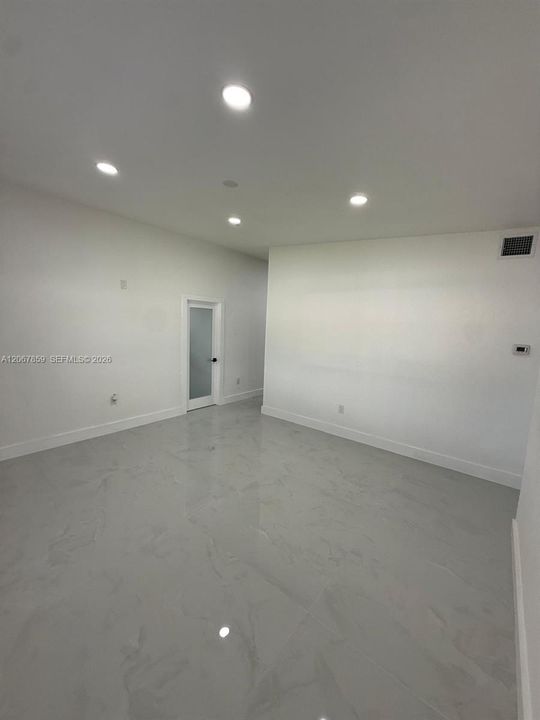 Activo con contrato: $589,000 (4 camas, 3 baños, 1769 Pies cuadrados)