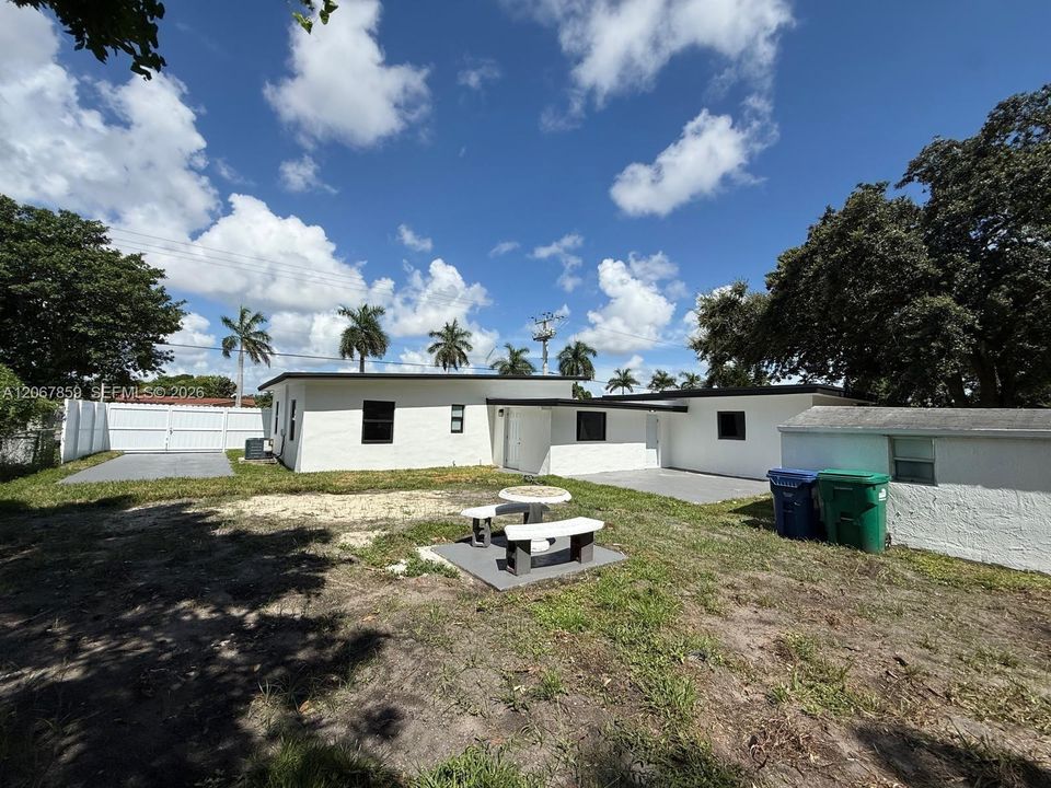 Activo con contrato: $589,000 (4 camas, 3 baños, 1769 Pies cuadrados)