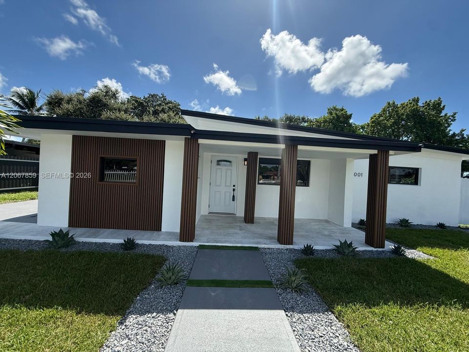 Activo con contrato: $589,000 (4 camas, 3 baños, 1769 Pies cuadrados)