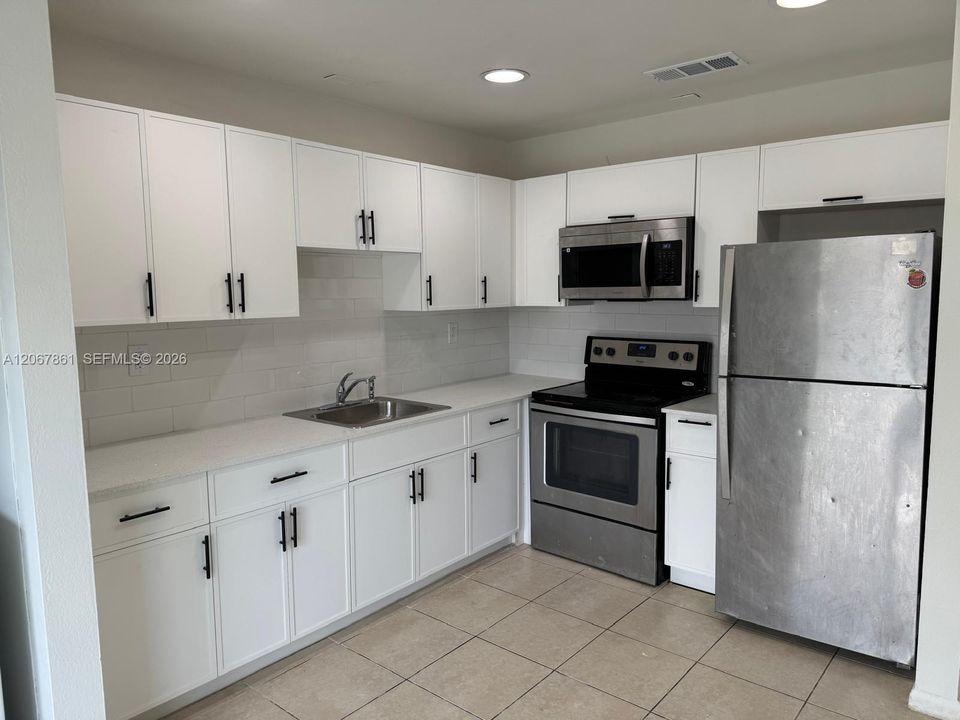 For Rent: $2,300 (2 beds, 1 baths, 0 Square Feet)