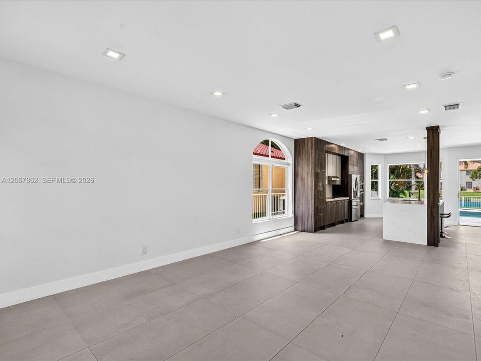 For Sale: $1,100,000 (5 beds, 4 baths, 2400 Square Feet)