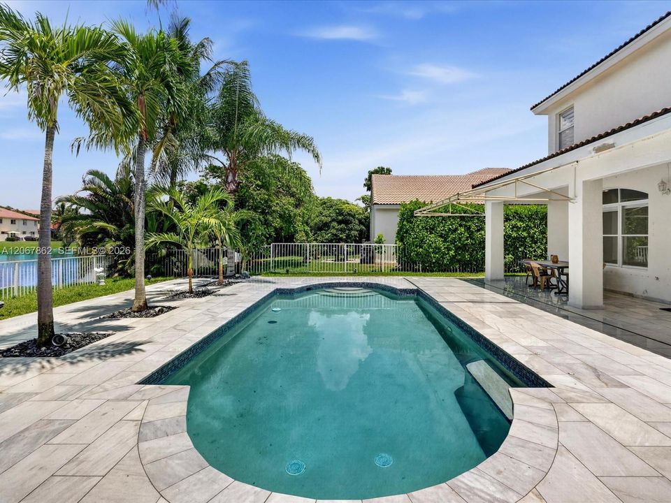 For Sale: $1,100,000 (5 beds, 4 baths, 2400 Square Feet)