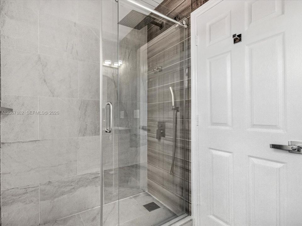 For Sale: $1,100,000 (5 beds, 4 baths, 2400 Square Feet)