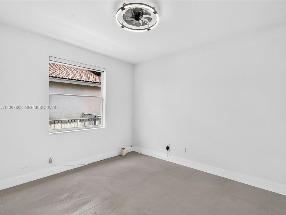 For Sale: $1,100,000 (5 beds, 4 baths, 2400 Square Feet)