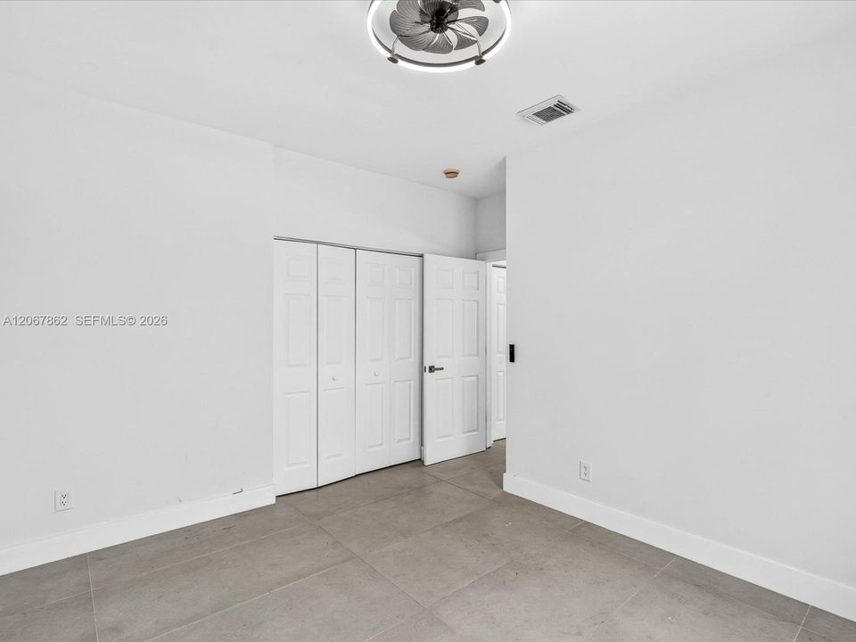 For Sale: $1,100,000 (5 beds, 4 baths, 2400 Square Feet)