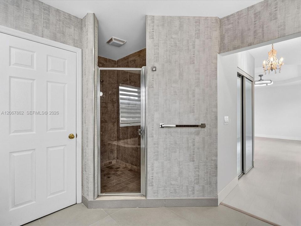 For Sale: $1,100,000 (5 beds, 4 baths, 2400 Square Feet)