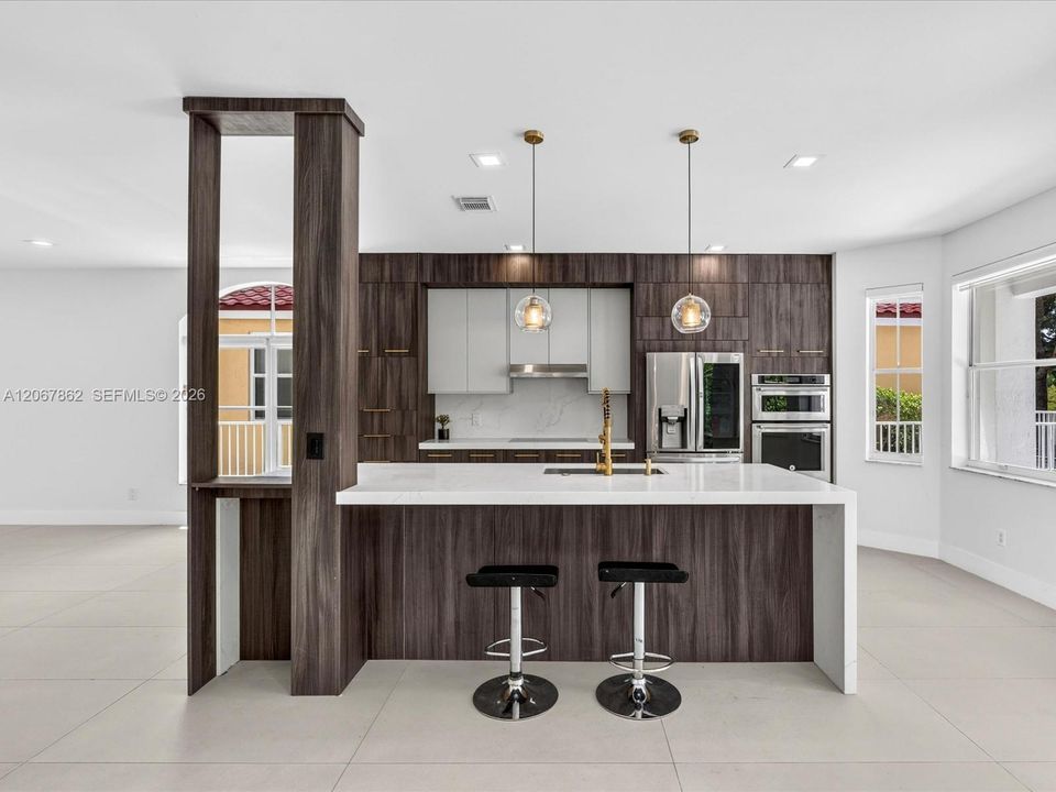 For Sale: $1,100,000 (5 beds, 4 baths, 2400 Square Feet)