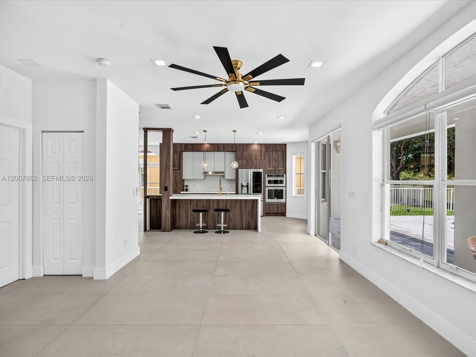 For Sale: $1,100,000 (5 beds, 4 baths, 2400 Square Feet)