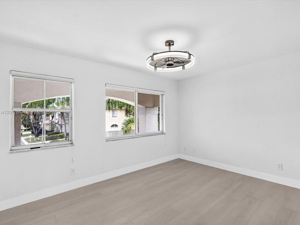 For Sale: $1,100,000 (5 beds, 4 baths, 2400 Square Feet)