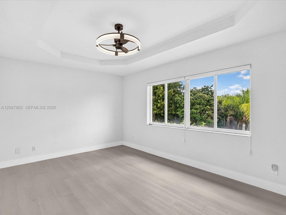 For Sale: $1,100,000 (5 beds, 4 baths, 2400 Square Feet)