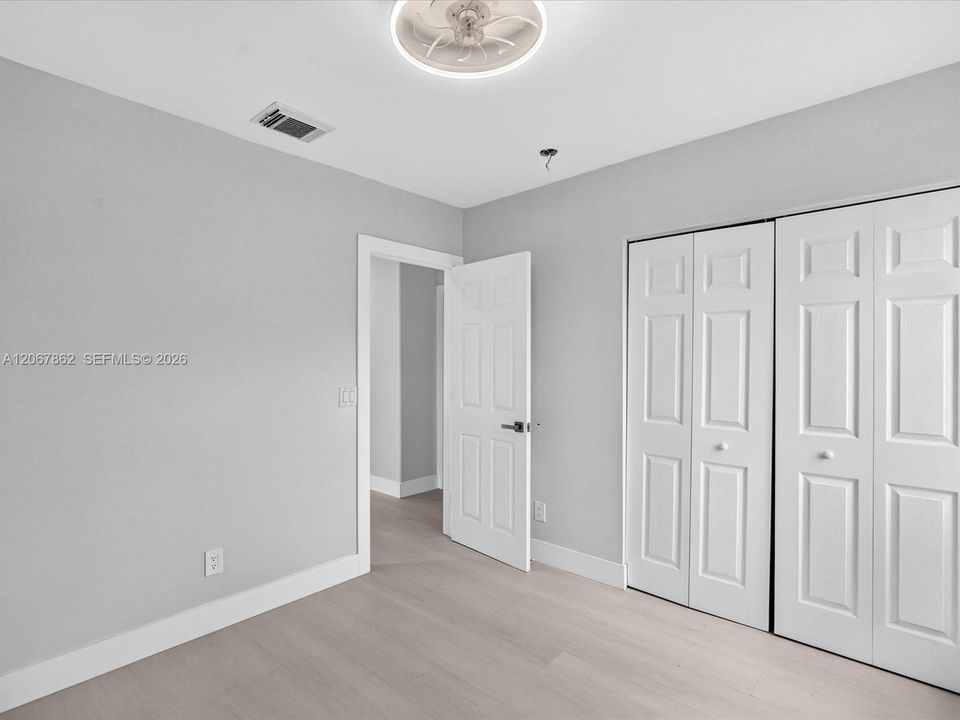 For Sale: $1,100,000 (5 beds, 4 baths, 2400 Square Feet)
